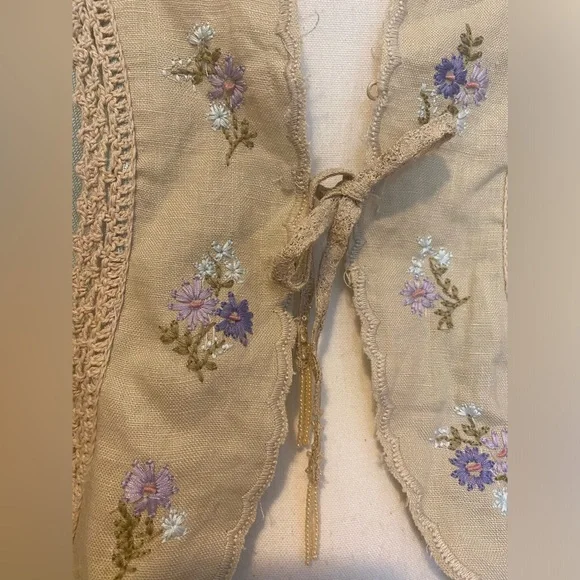 J. Jill Floral Embroidered Beige and Light Blue Women's Sweater - Picture 3 of 10